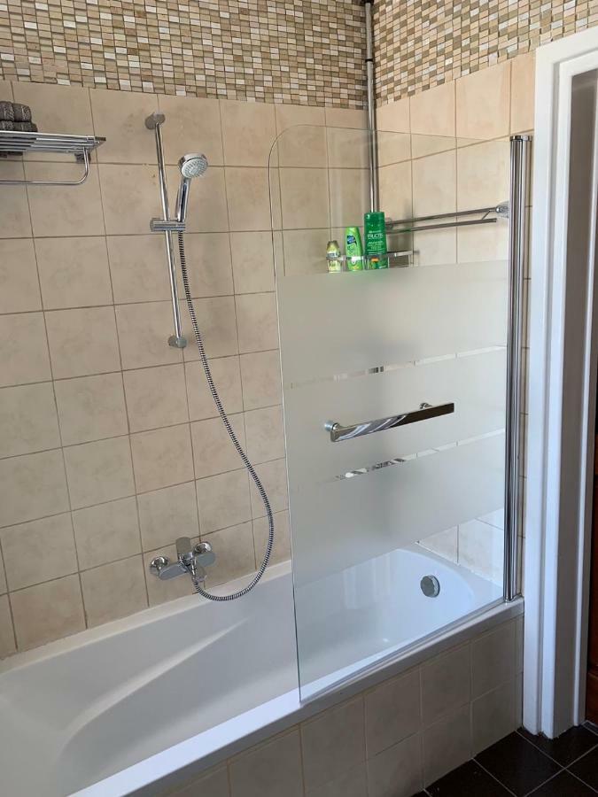 Modern 2 Bed Room Large Apartment Nicosia Esterno foto