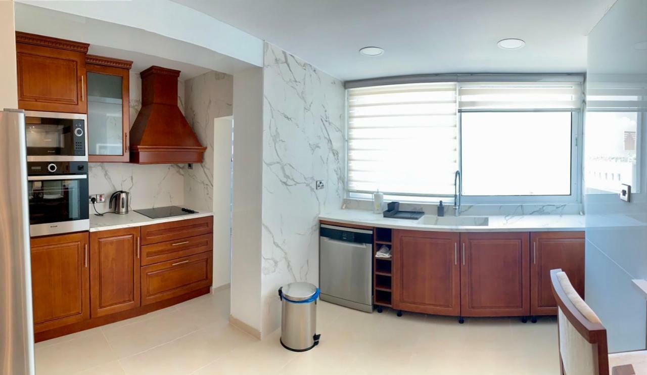 Modern 2 Bed Room Large Apartment Nicosia Esterno foto